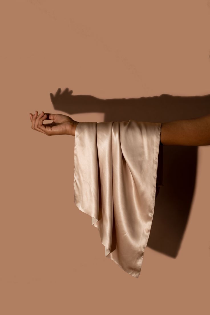The Secret of queen size Silk Pillowcases: Unlocking Beautiful Hair and Restful Sleep