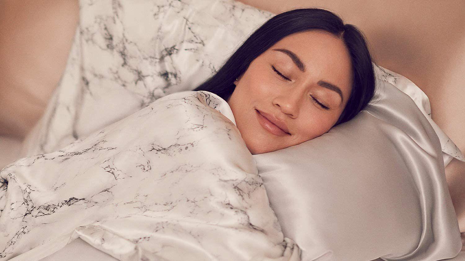 Benefits of Silk Pillowcases: Are Silk Pillowcases Worth it? - VAZASILK