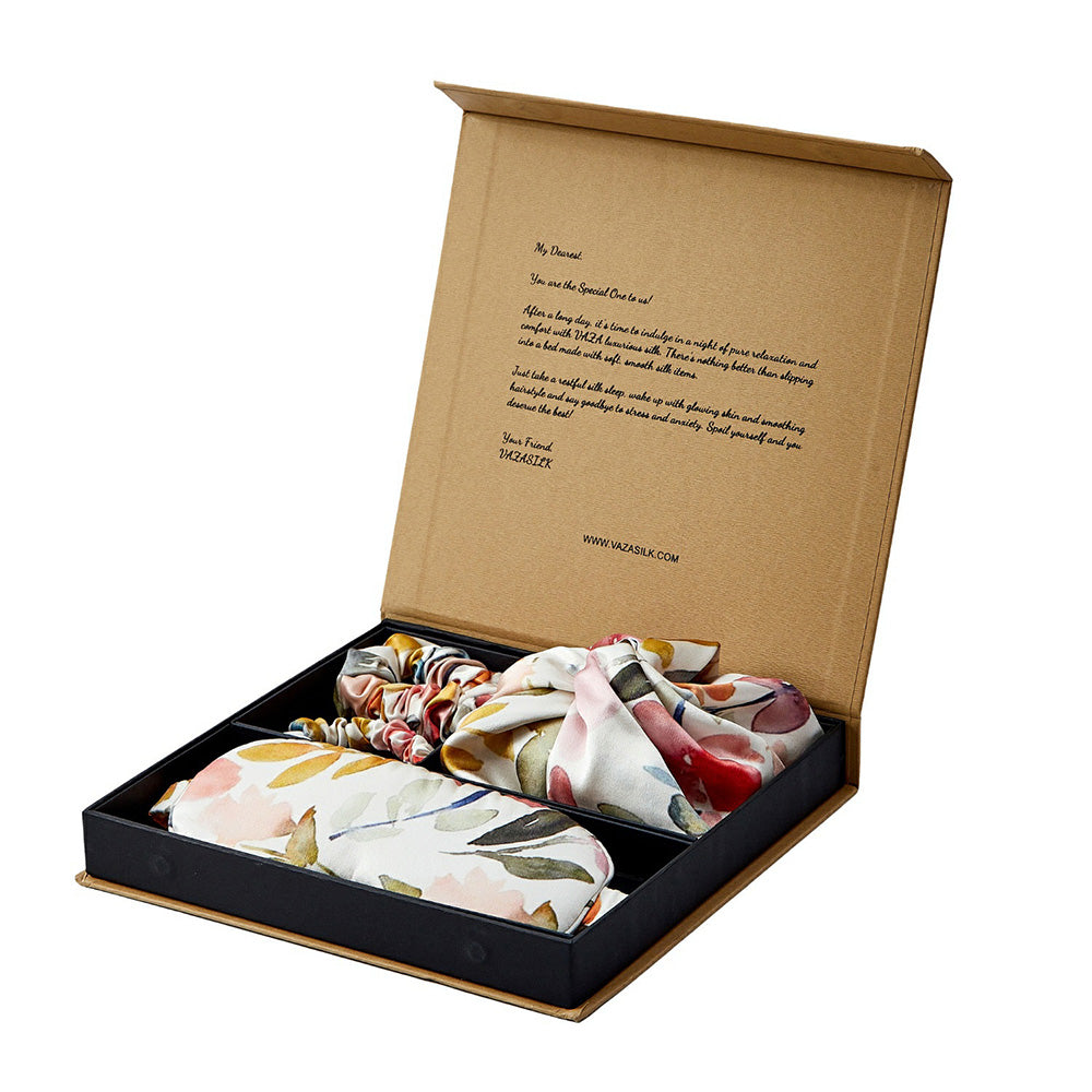 Geschenkset mit Seidenhaube und Augenmaske - Weißes Blumenmuster