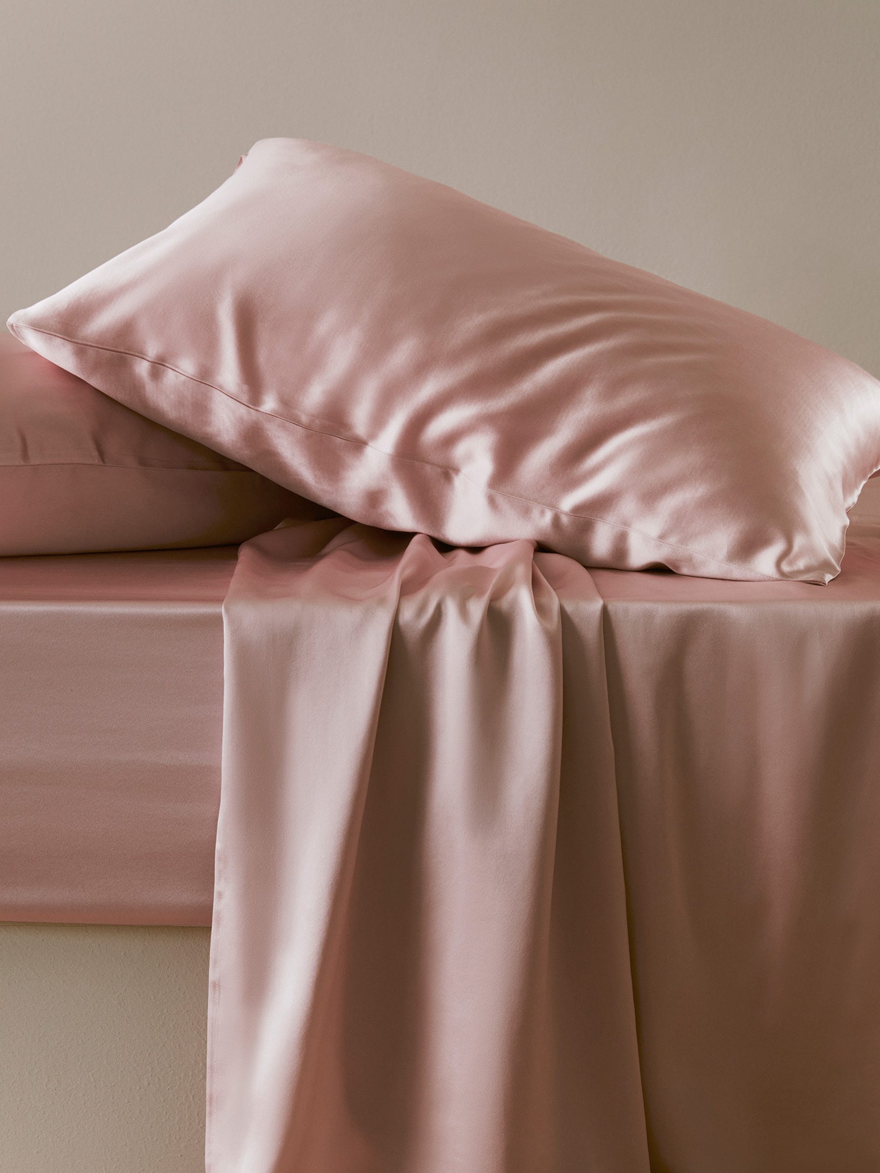Silk Bedding Essentials: the Luxury of Vazasilk