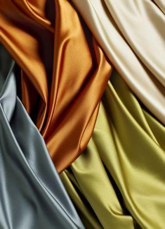 Comparing Silk and Silk Velvet: What You Need to Know - VAZASILK